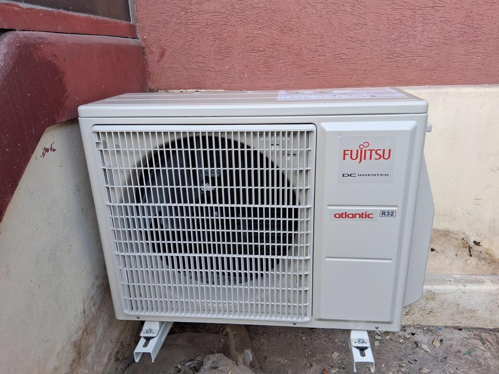 Pompe à chaleur - Unité extérieure Guérard | Installation d'une pompe à chaleur avec unité exté... | Europisol unité pompe à chaleur installation Guérard 77580 Seine-et-Marne 2024 réalisation - Europisol entreprise rénovation énergétique