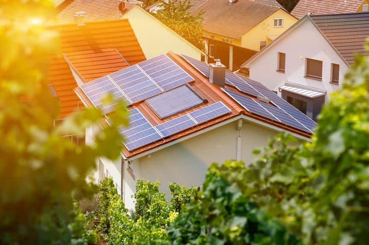 Installation de panneaux photovoltaïques au sol